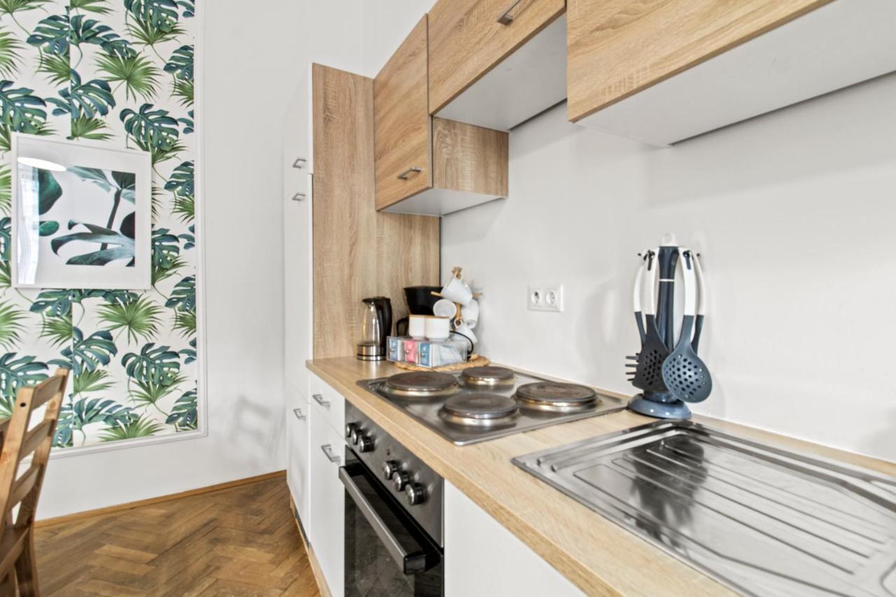 Separate Bedroom - Near Schoenbrunn Appartement